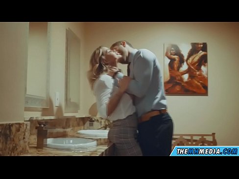 ❤️ Коли грудаста блондинка спокушає вас у громадському туалеті Шлюхи на uk.quizfarmature.ru ❌
